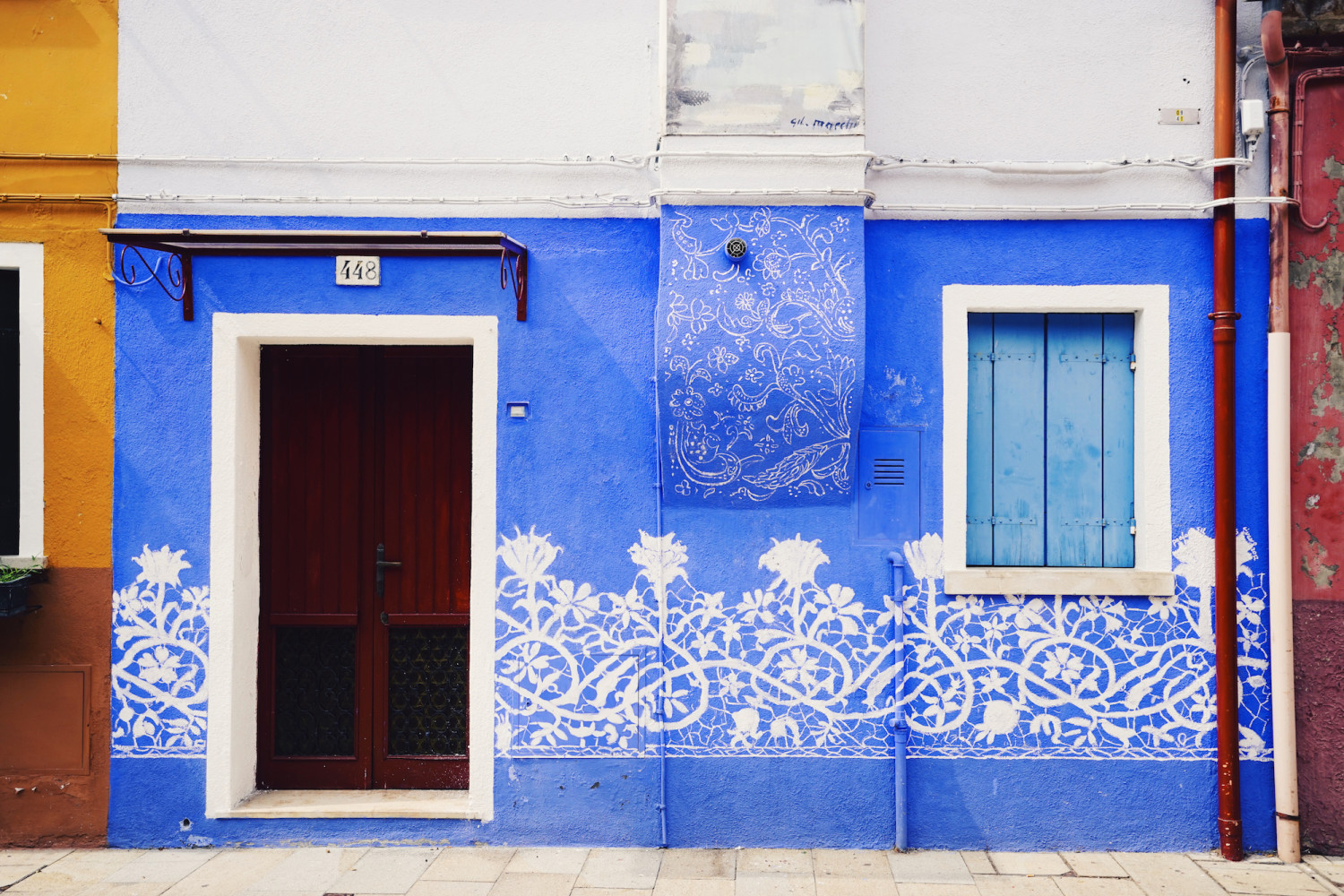 burano-colorful-blue-facade-dante-vincent-photography