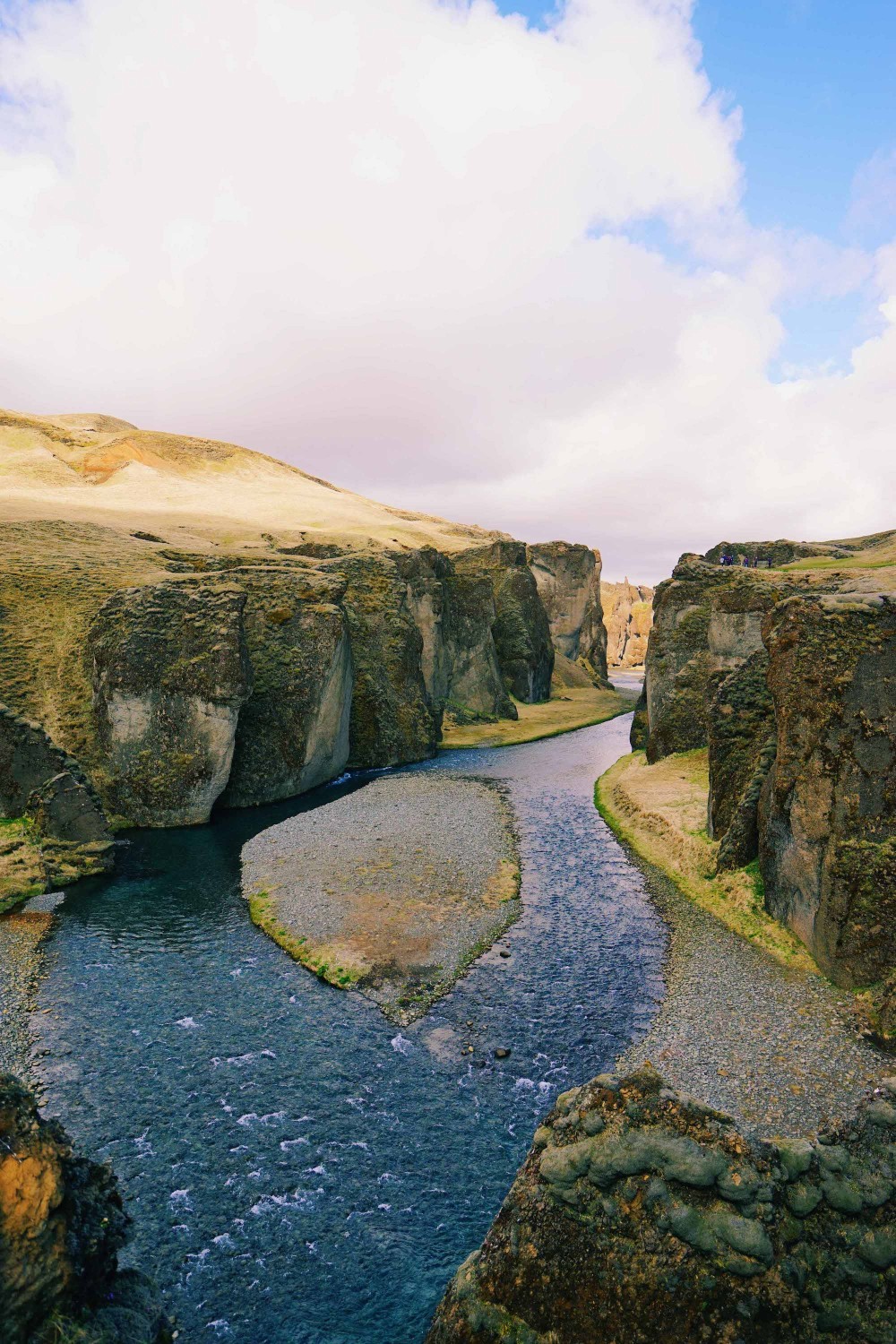 fjaðrárgljúfur-iceland-dante-vincent-photography-39