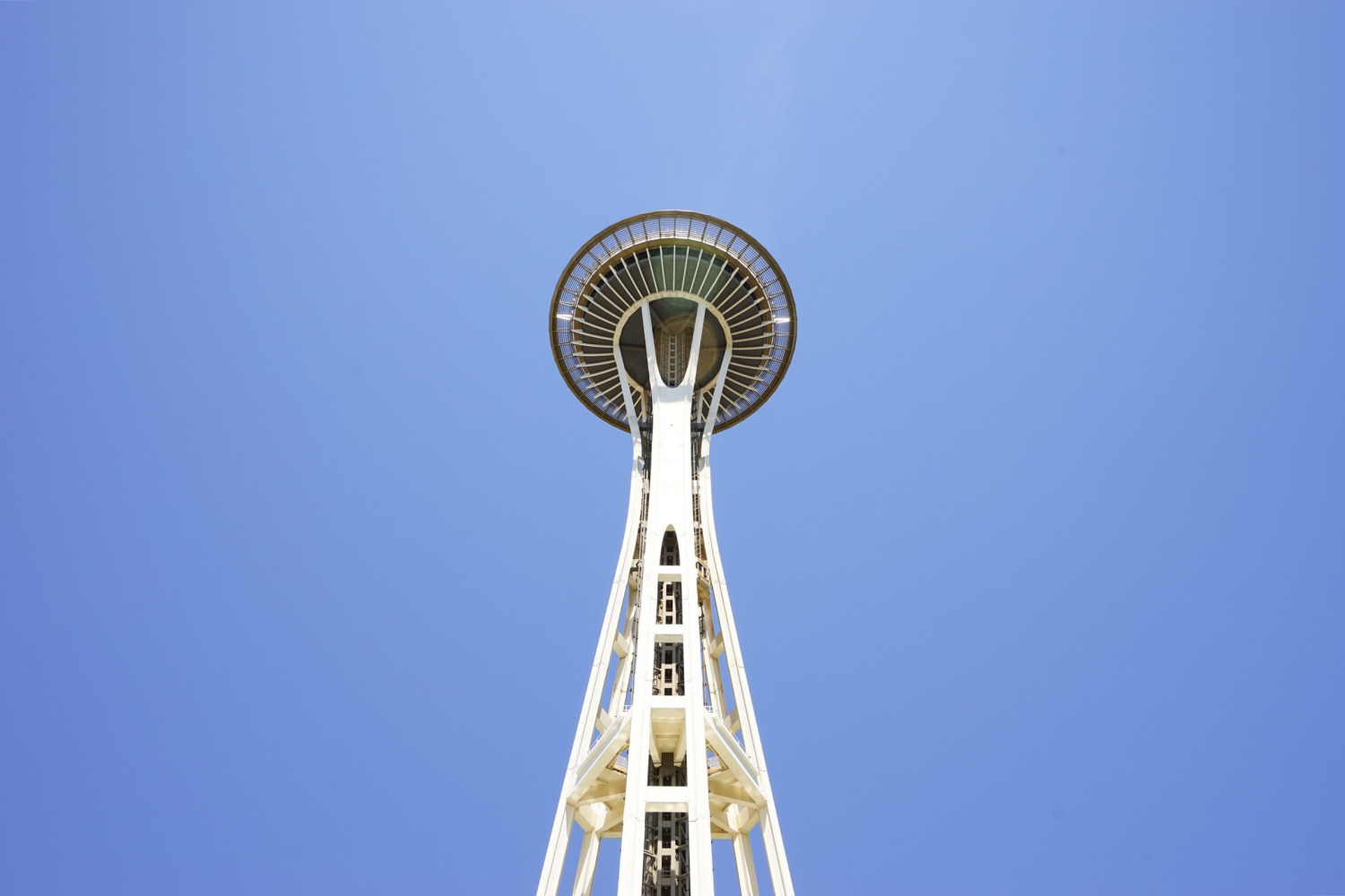 space-needle-looking-up-dante-vincent-photography